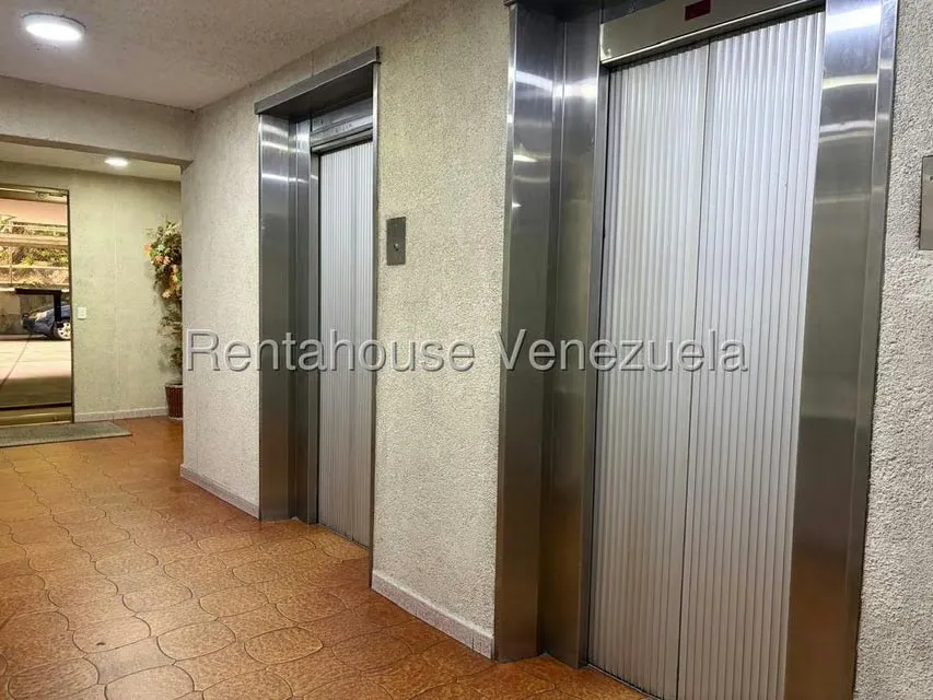 Apartamento (1 Nivel) en Venta en La Urbina, Distrito Metropolitano - 4