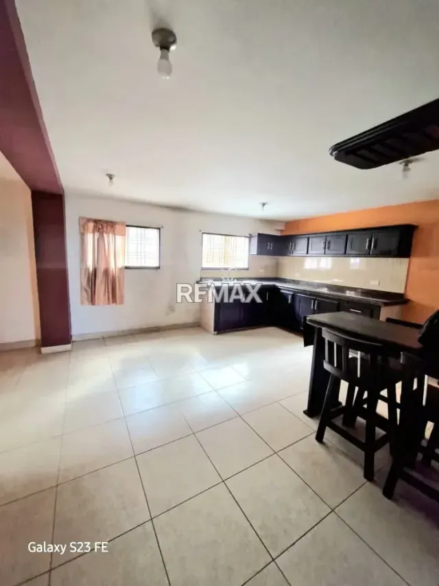 Se vende apartamento en la via principal de Palmira (a 1 cuadra de la estación de servicio) - 2