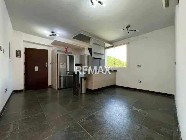 Apartamento en venta Urb. La Esperanza - 2