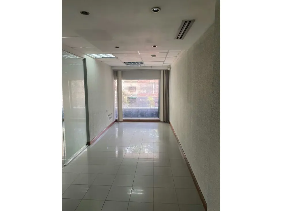 Alquilo local comercial a pie de calle 226m2 Valle Abajo 4768 - 4