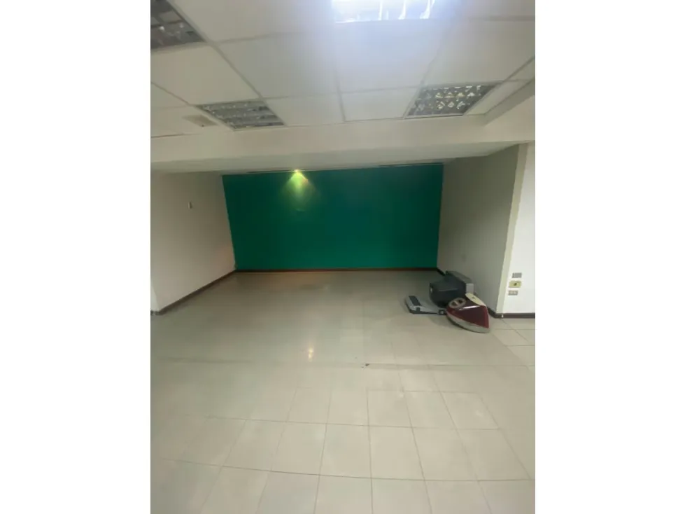 Alquilo local comercial a pie de calle 226m2 Valle Abajo 4768 - 8
