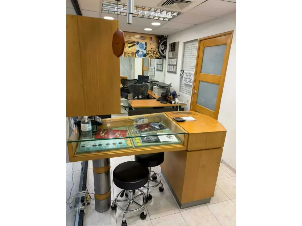 Alquilo local 34m2. CCCT 0092 - 5