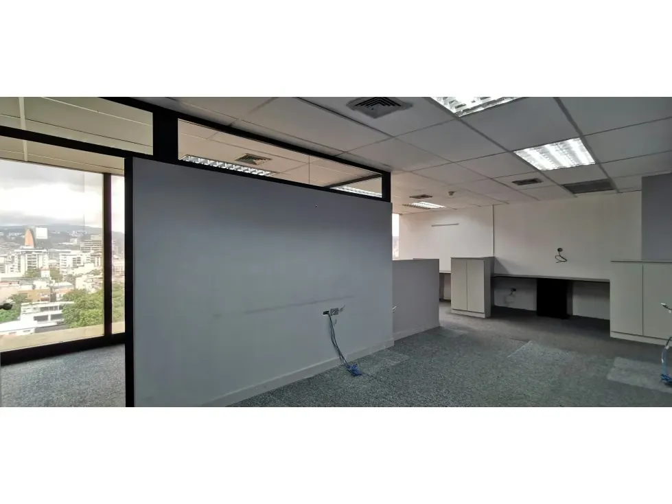 Alquilo Oficina La Castellana 440m2 / $4.310 - 12