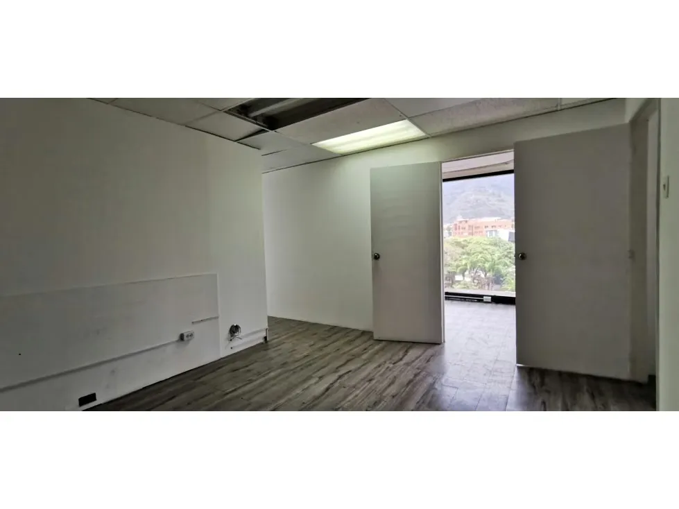 Alquilo Oficina La Castellana 440m2 / $4.310 - 20