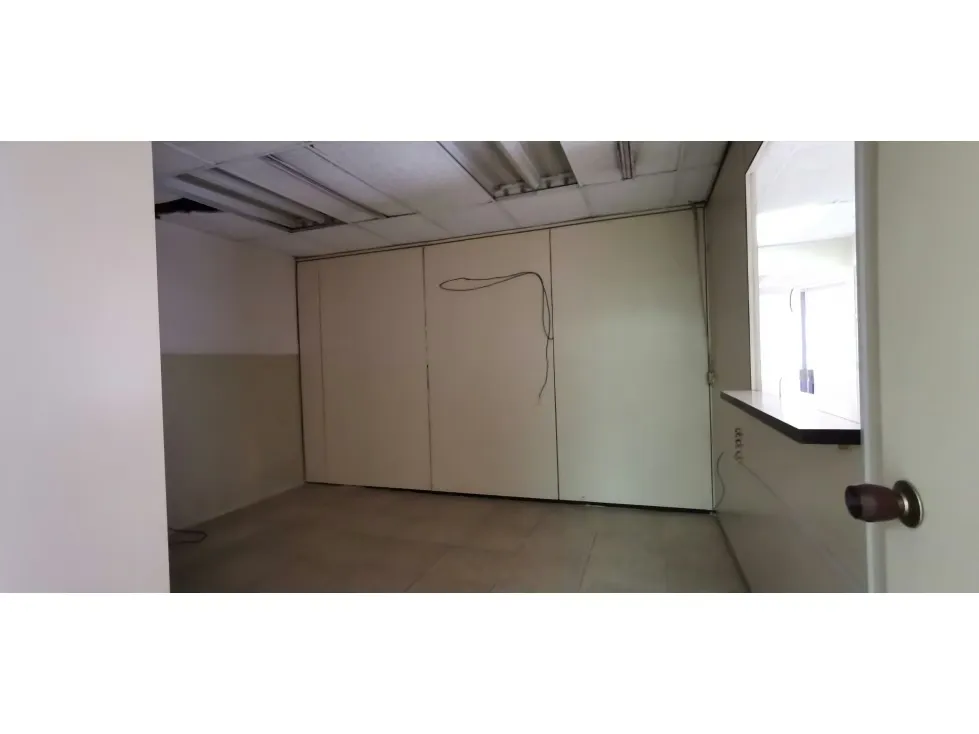 Alquilo Oficina La Castellana 440m2 / $4.310 - 29