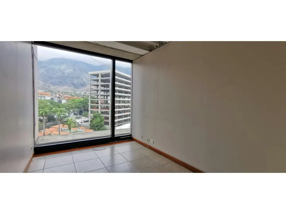 Alquilo Oficina La Castellana 440m2 / $4.310 - 32