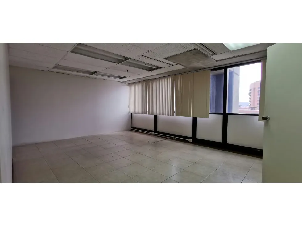 Alquilo Oficina La Castellana 440m2 / $4.310 - 34