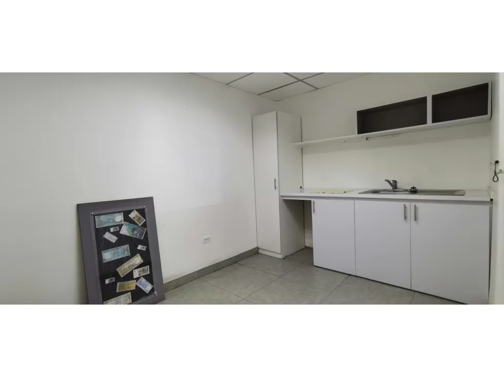 Alquilo Oficina La Castellana 440m2 / $4.310 - 9