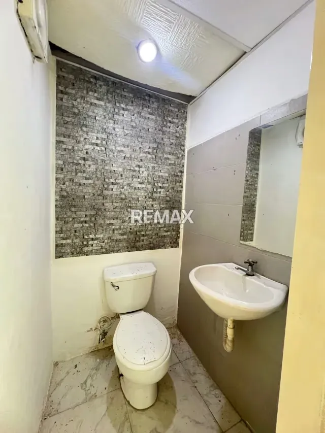 Local Comercial en Alquiler urb el Centro - 2