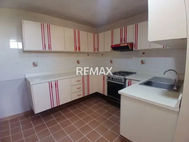 Se Alquila Lindo Apartamento en Zona Céntrica de la Ciudad Coro Edo. Falcón - 4