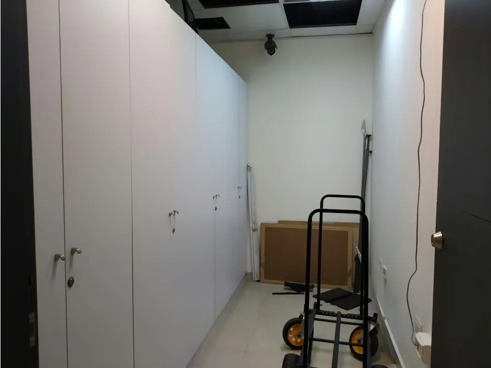 Se alquila oficina 315m2 Las Mercedes (Eurobuilding) 9221 - 17