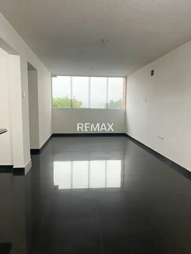 Se Alquila Apartamento en Vista Alegre Torre A piso 2