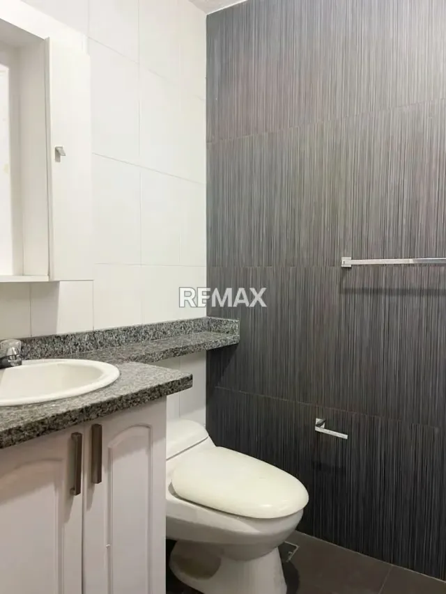 Se Alquila Apartamento en Vista Alegre Torre A piso 2 - 3