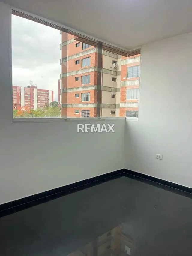 Se Alquila Apartamento en Vista Alegre Torre A piso 2 - 6