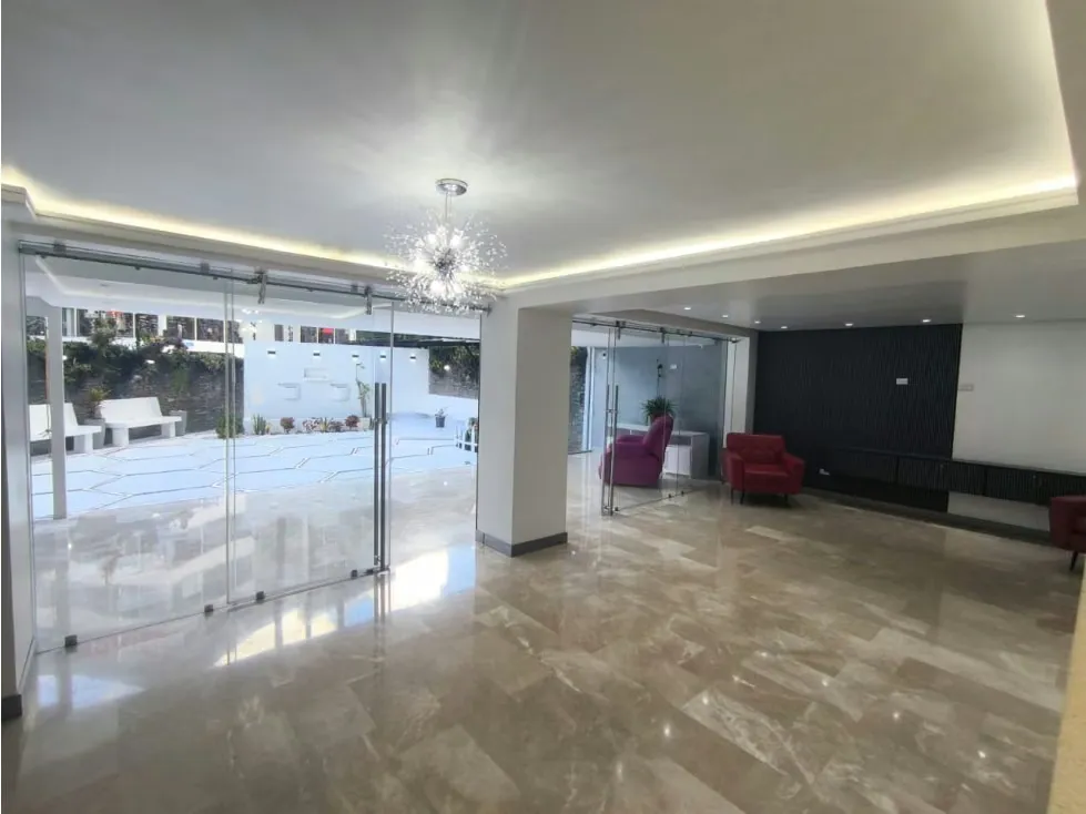 LA BOYERA Vendo Apartamento de Lujo recién remodelado (mogo)