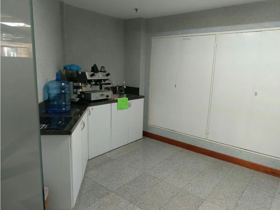 EDIFICIO EN LAS MERCEDES DE 4170,30 M2 ,9 PISOS Y MAS DE 30 P/E - 15
