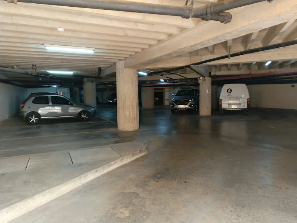 EDIFICIO EN LAS MERCEDES DE 4170,30 M2 ,9 PISOS Y MAS DE 30 P/E - 21