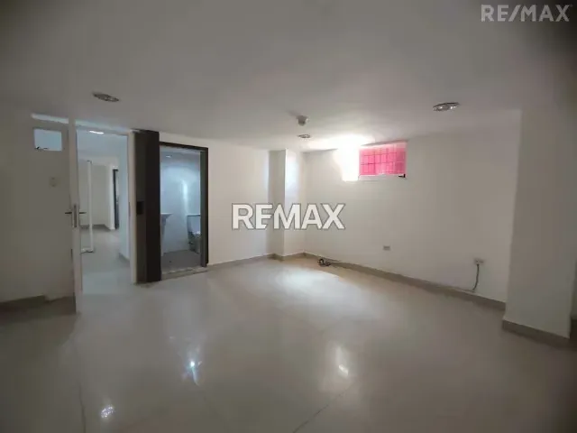 EN ALQULER DOS AMPLIAS OFICINAS EN UNA, C.E.BOLIVAR PORLAMAR ISLA DE MARGARITA - 14