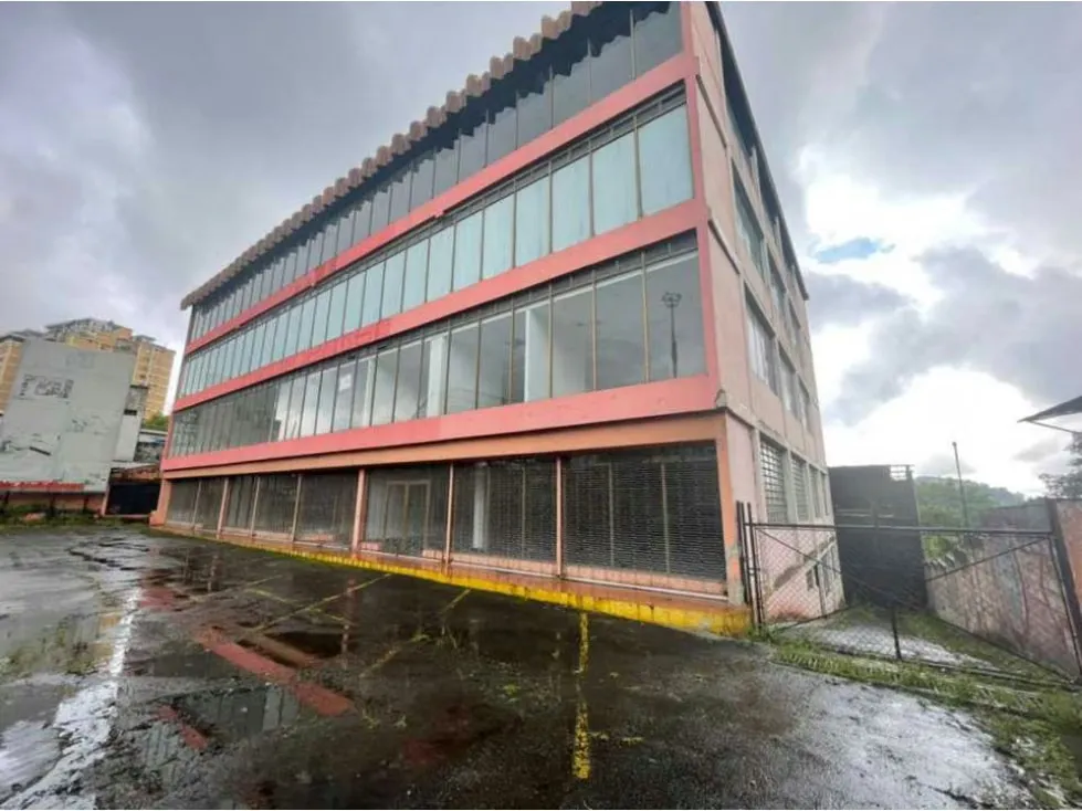 Se Vende Local Comercial en Los Teques, Sector Corralito
