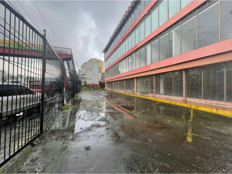 Se Vende Local Comercial en Los Teques, Sector Corralito - 3