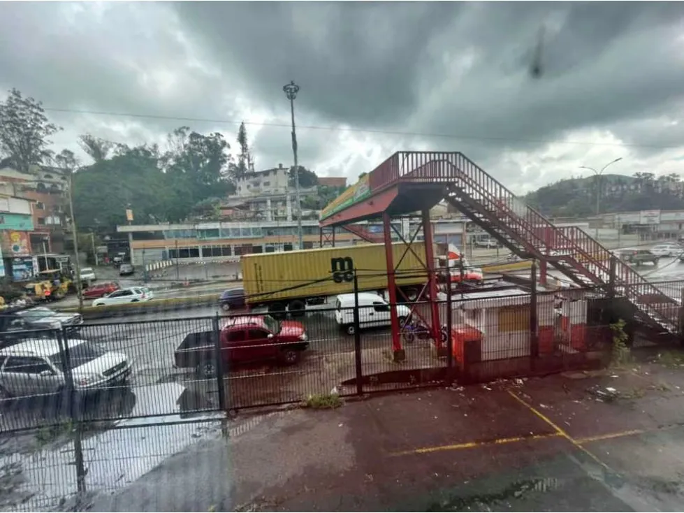 Se Vende Local Comercial en Los Teques, Sector Corralito - 4
