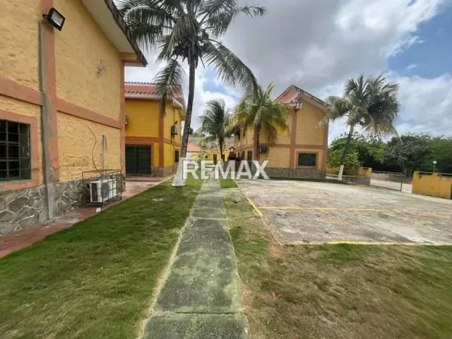 EN VENTA TOWN HOUSE AMOBLADO EN EL CONJUNTO FLOR AMARILLA, CIUDAD FLAMINGO. - 20