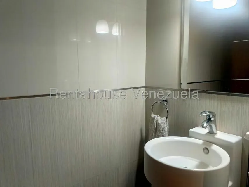 Apartamento (1 Nivel) en Venta en El Cigarral, Distrito Metropolitano - 19