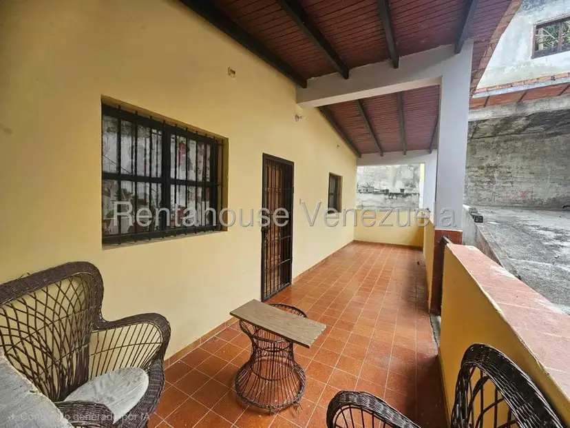 Casa (1 Nivel) en Venta en Avenida Principal Cecilio Acosta, Miranda