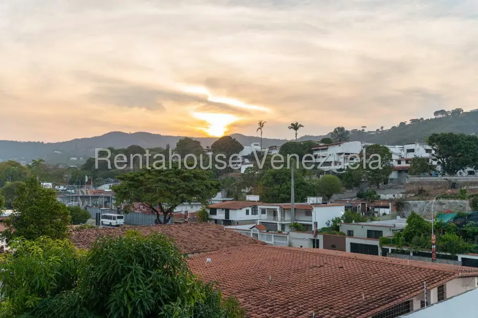 Casa (Duplex) en Venta en Prados del Este, Distrito Metropolitano - 24
