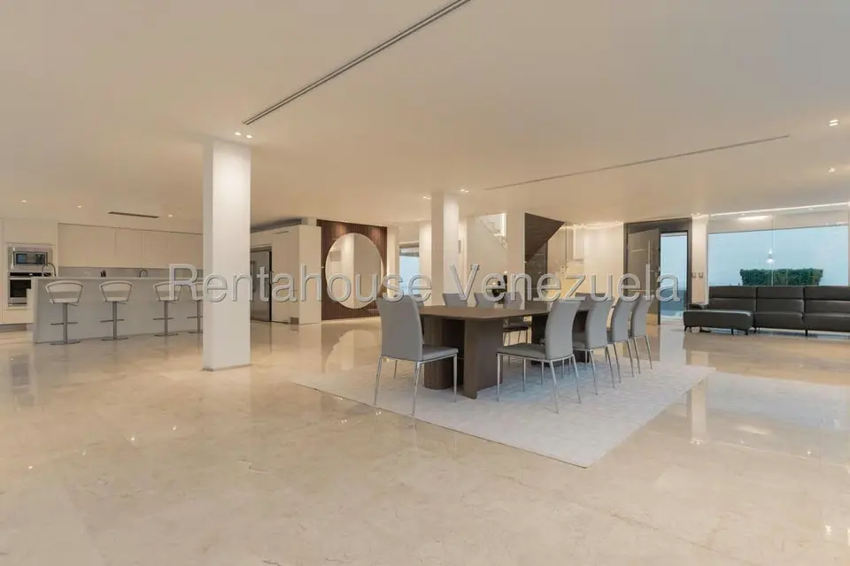 Casa (Duplex) en Venta en Prados del Este, Distrito Metropolitano - 44