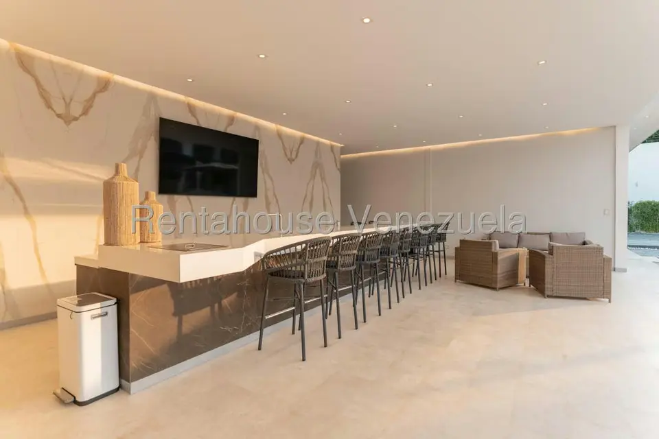 Casa (Duplex) en Venta en Prados del Este, Distrito Metropolitano - 8