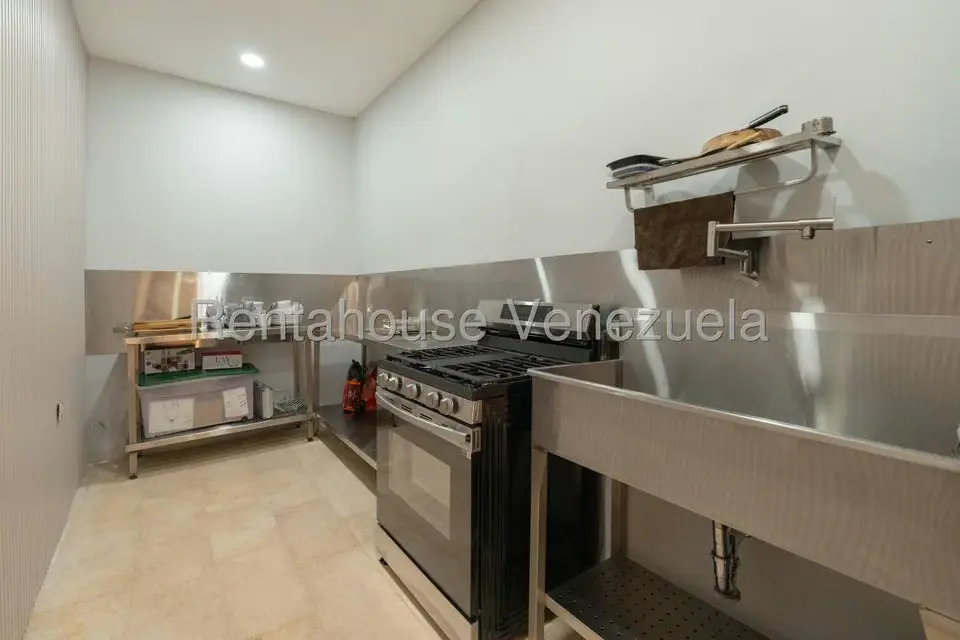 Casa (Duplex) en Venta en Prados del Este, Distrito Metropolitano - 9