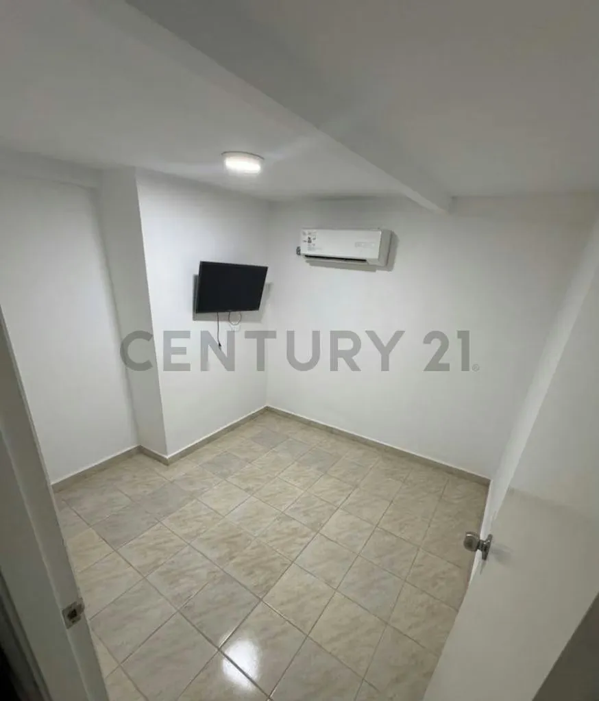 Venta de Cómodo Townhouse en Res. Mar de Oriente en Nueva Barcelona - 5