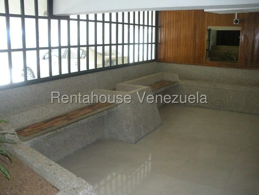 Apartamento (1 Nivel) en Alquiler en Guaicay, Distrito Metropolitano - 12