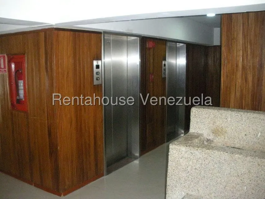 Apartamento (1 Nivel) en Alquiler en Guaicay, Distrito Metropolitano - 13