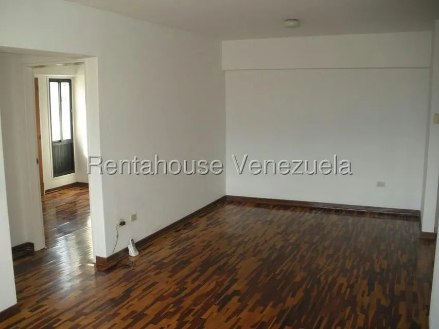 Apartamento (1 Nivel) en Alquiler en Guaicay, Distrito Metropolitano - 4