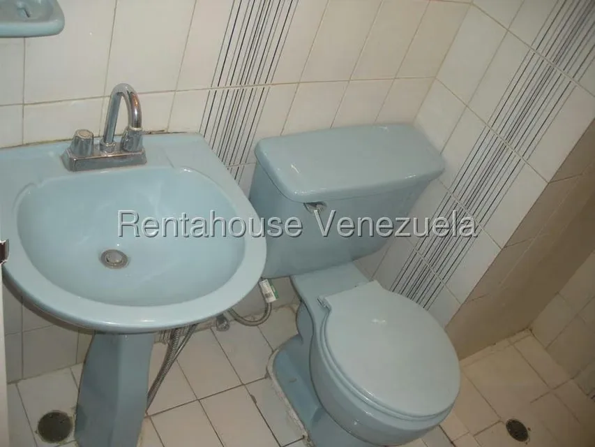Apartamento (1 Nivel) en Alquiler en Guaicay, Distrito Metropolitano - 9