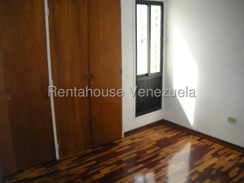 Apartamento (1 Nivel) en Alquiler en Guaicay, Distrito Metropolitano - 10