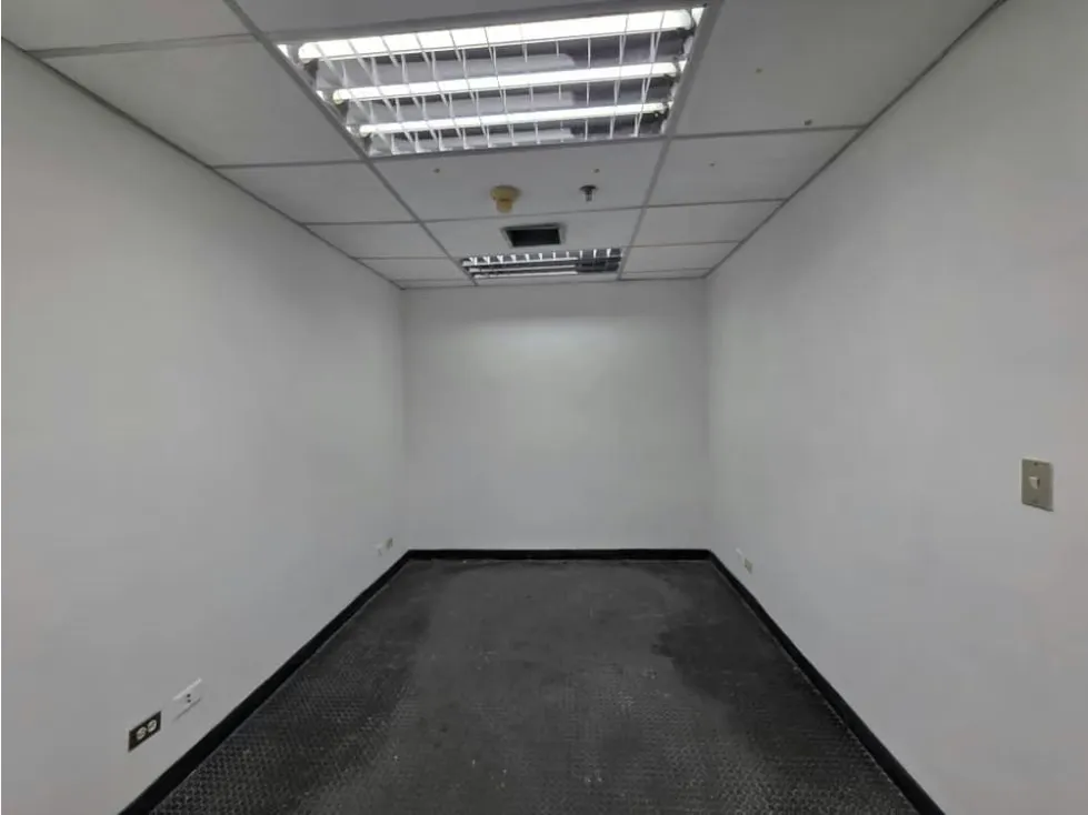 Se Alquila Oficina 360m² Torre Humbolt - 14