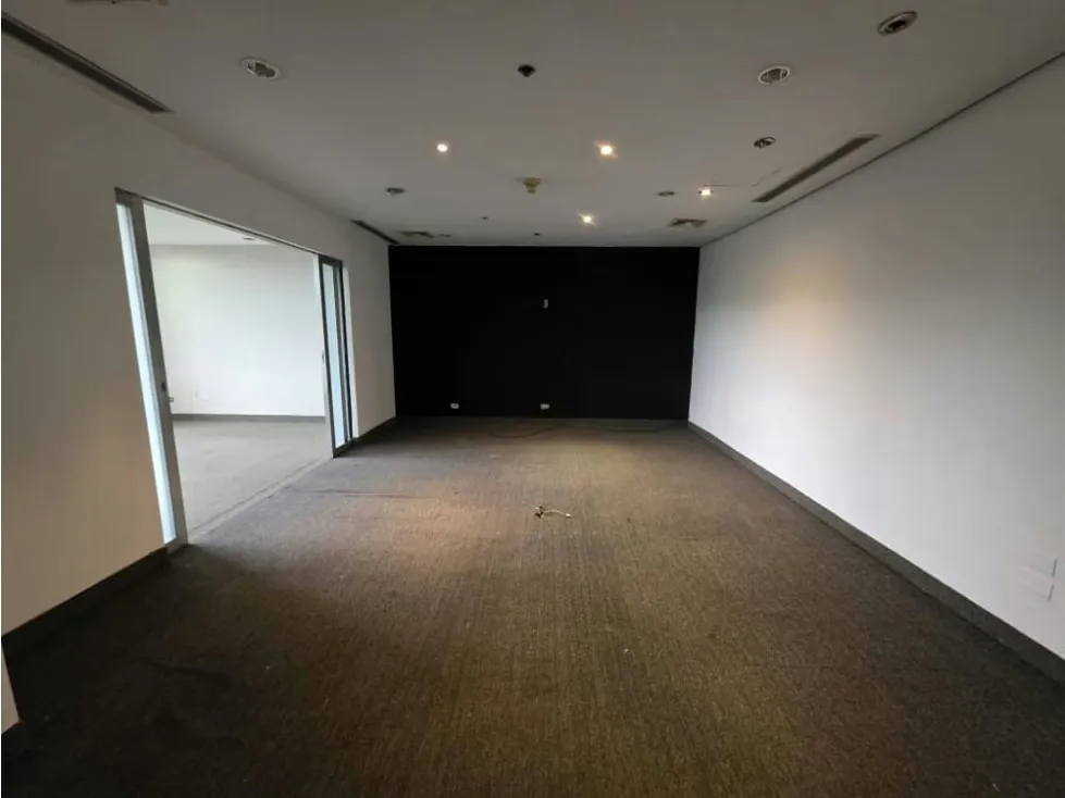 Se Alquila Oficina 360m² Torre Humbolt - 21