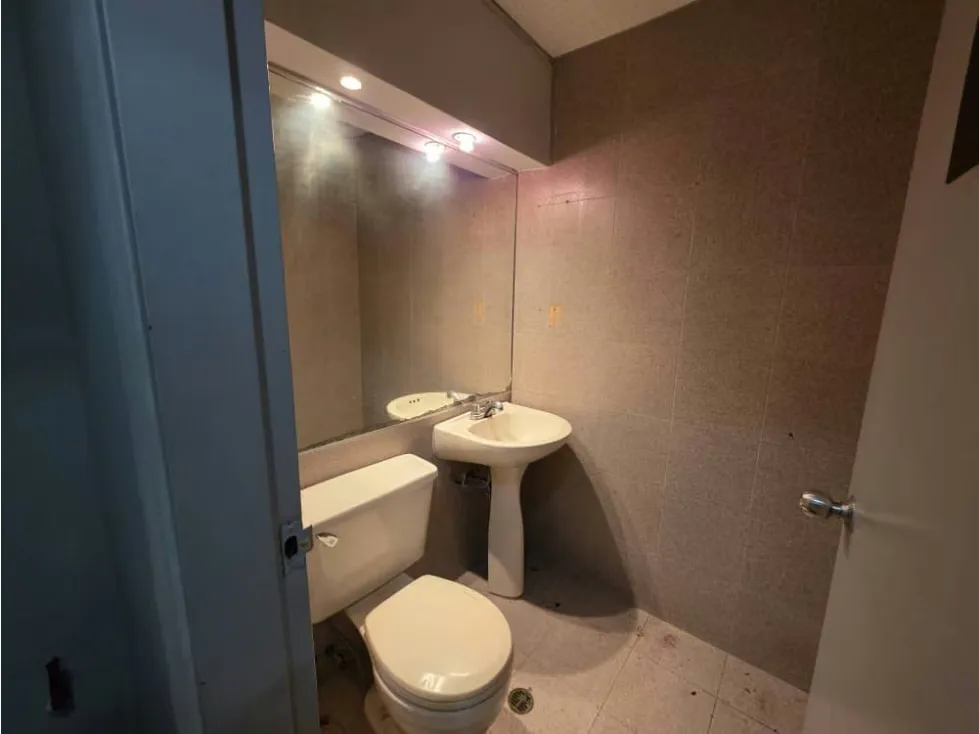 Se Alquila Oficina 360m² Torre Humbolt - 25