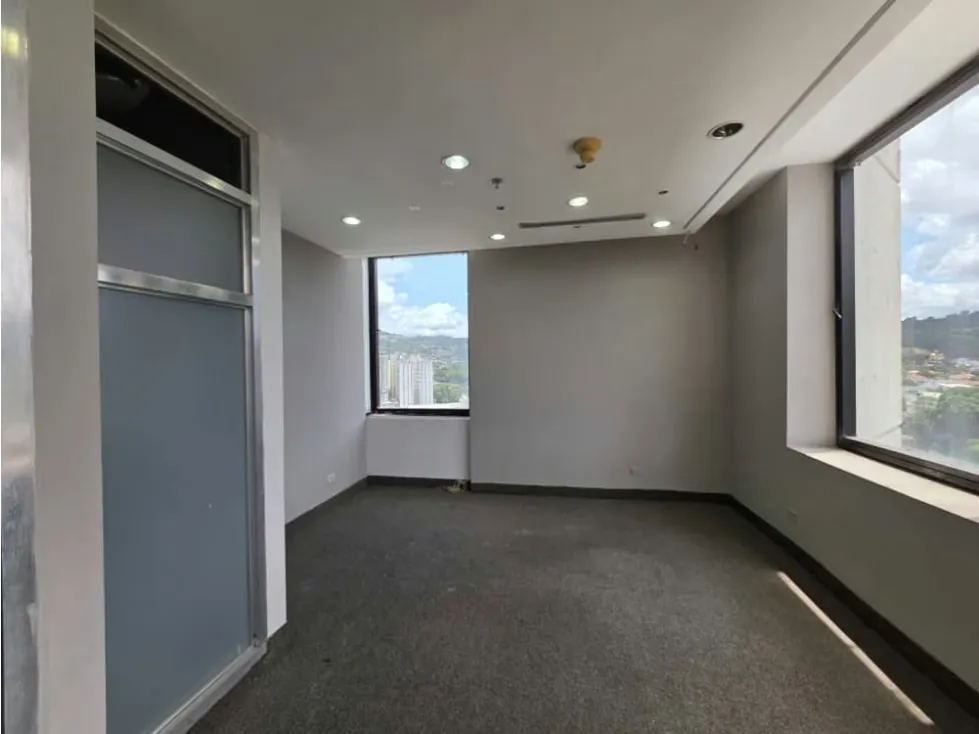 Se Alquila Oficina 360m² Torre Humbolt - 6