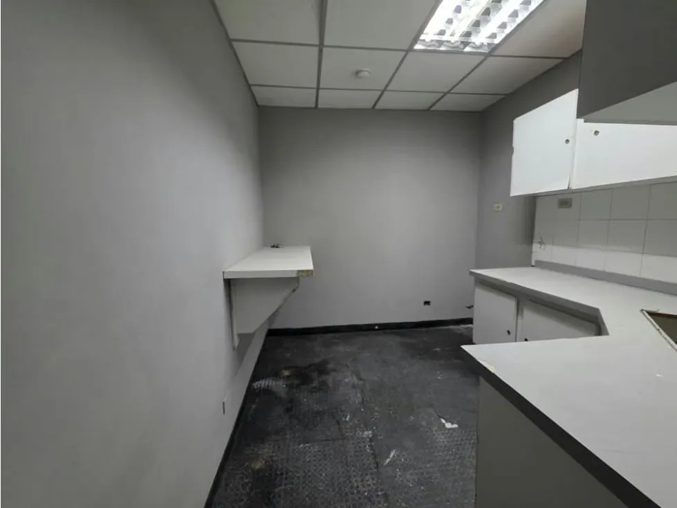 Se Alquila Oficina 360m² Torre Humbolt - 10