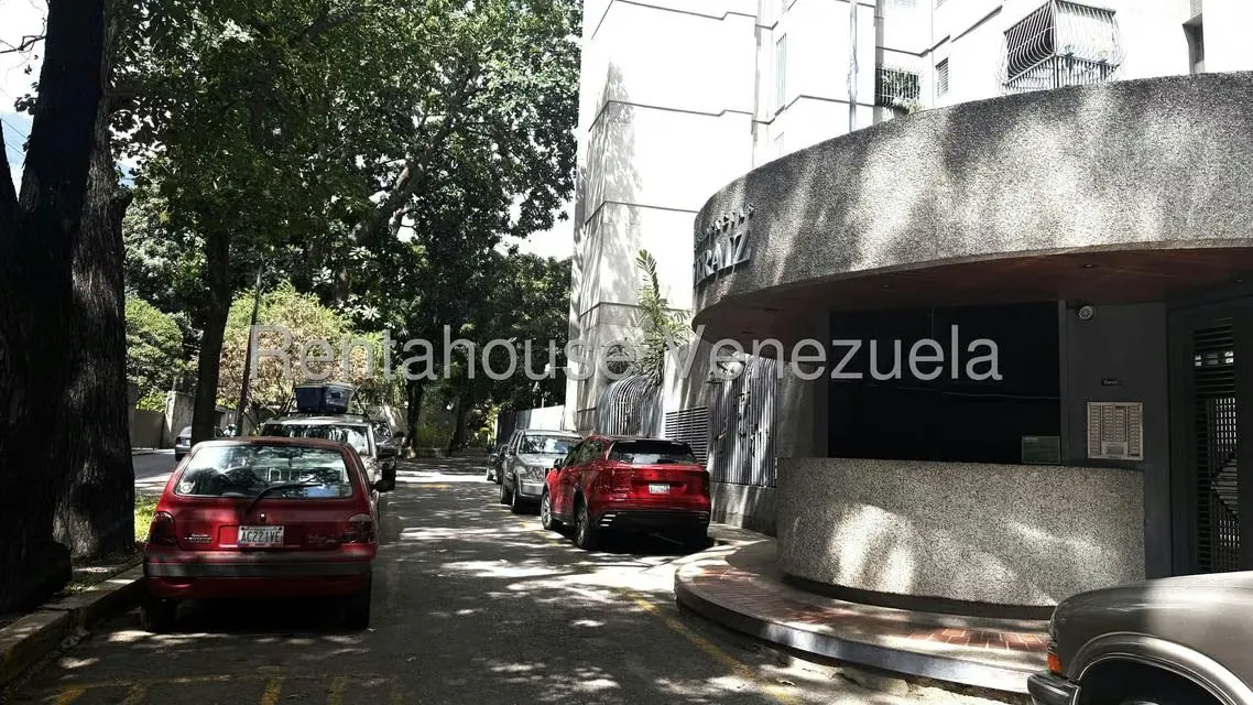 Apartamento (1 Nivel) en Venta en Los Chorros, Distrito Metropolitano - 2