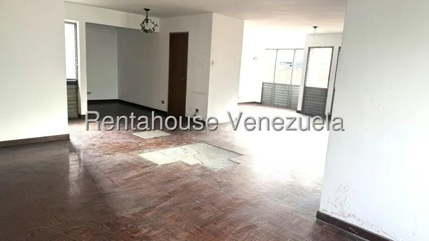 Apartamento (1 Nivel) en Venta en Los Chorros, Distrito Metropolitano - 11