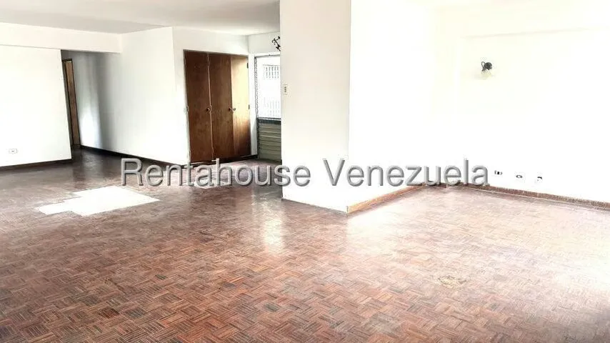 Apartamento (1 Nivel) en Venta en Los Chorros, Distrito Metropolitano - 3