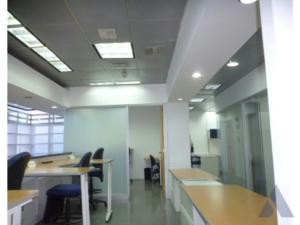 Alquiler local comercial 161m2 Plaza Venezuela 3515 - 12