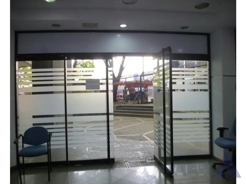 Alquiler local comercial 161m2 Plaza Venezuela 3515 - 4