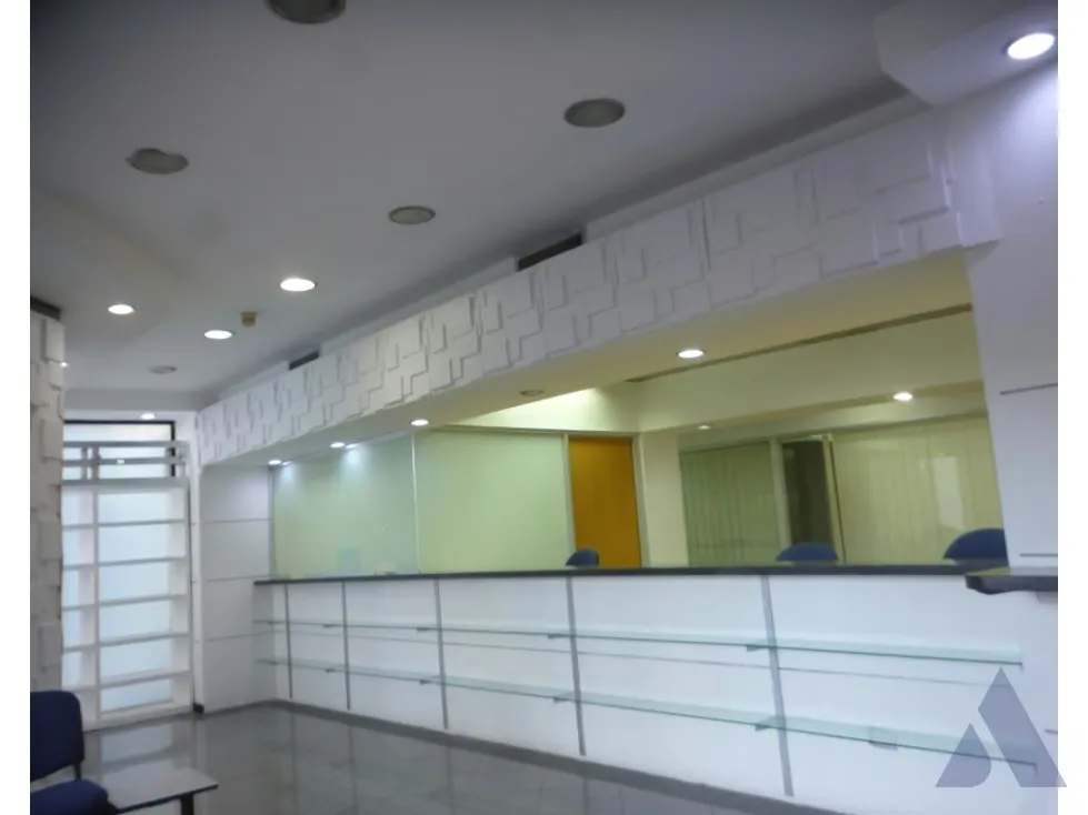 Alquiler local comercial 161m2 Plaza Venezuela 3515 - 5