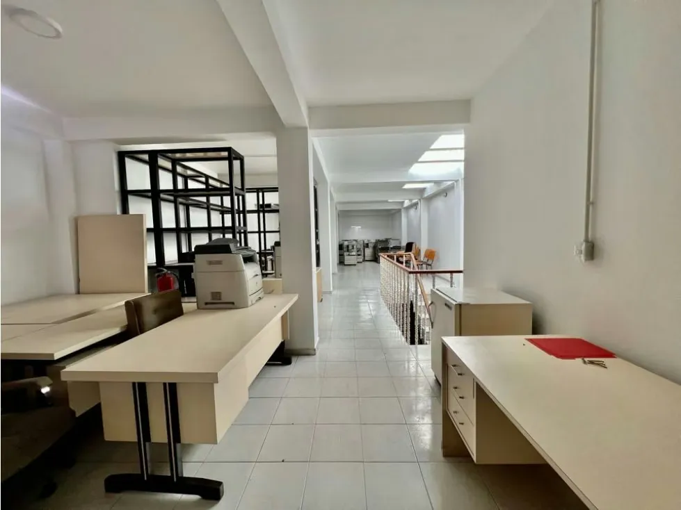 Se vende local 294m2 1B/1p Los Dos Caminos - 2